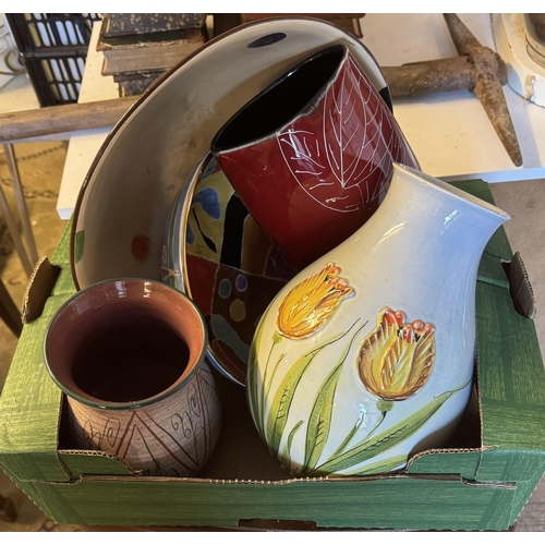 434 - Studio pottery