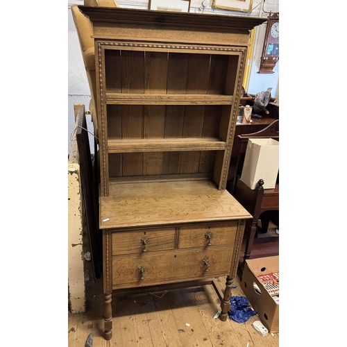 442 - Oak cottage dresser