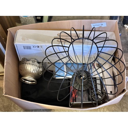 457 - Box miscellaneous