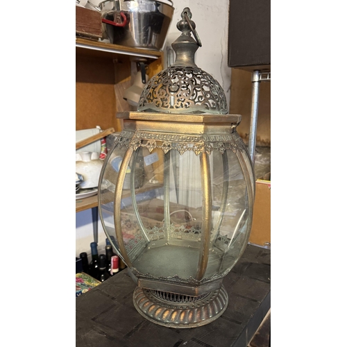 827 - Decorative candle lantern