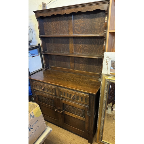 832 - Oak dresser