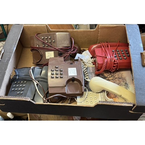 886 - Box telephones