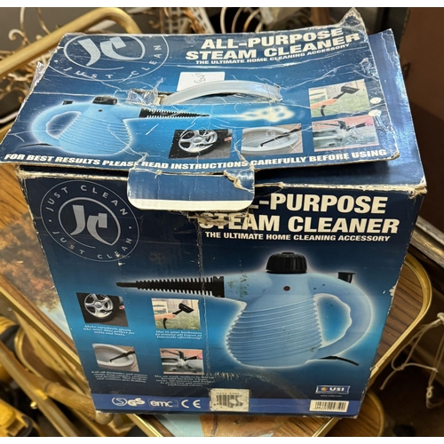 896 - Steam cleaner