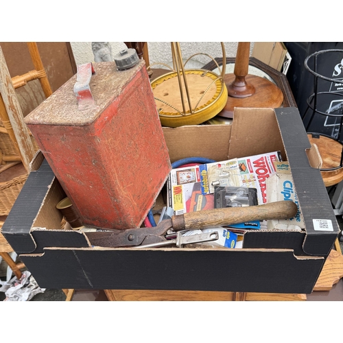 918 - Box miscellaneous