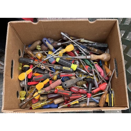 926 - Box screw drivers