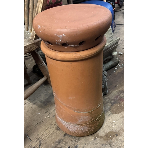 1114 - Terracotta chimney pot