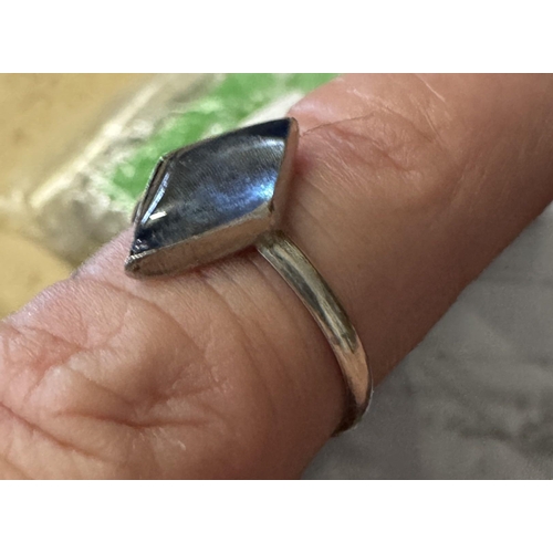 172 - Silver ring