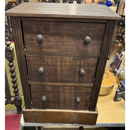 201 - Oak bedside chest 3 drawers
