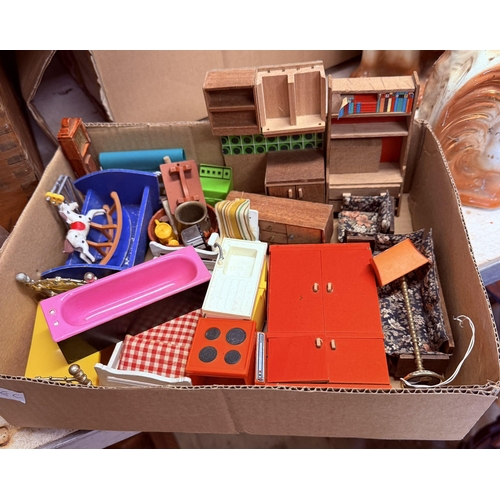 10 - Box dolls house furniture