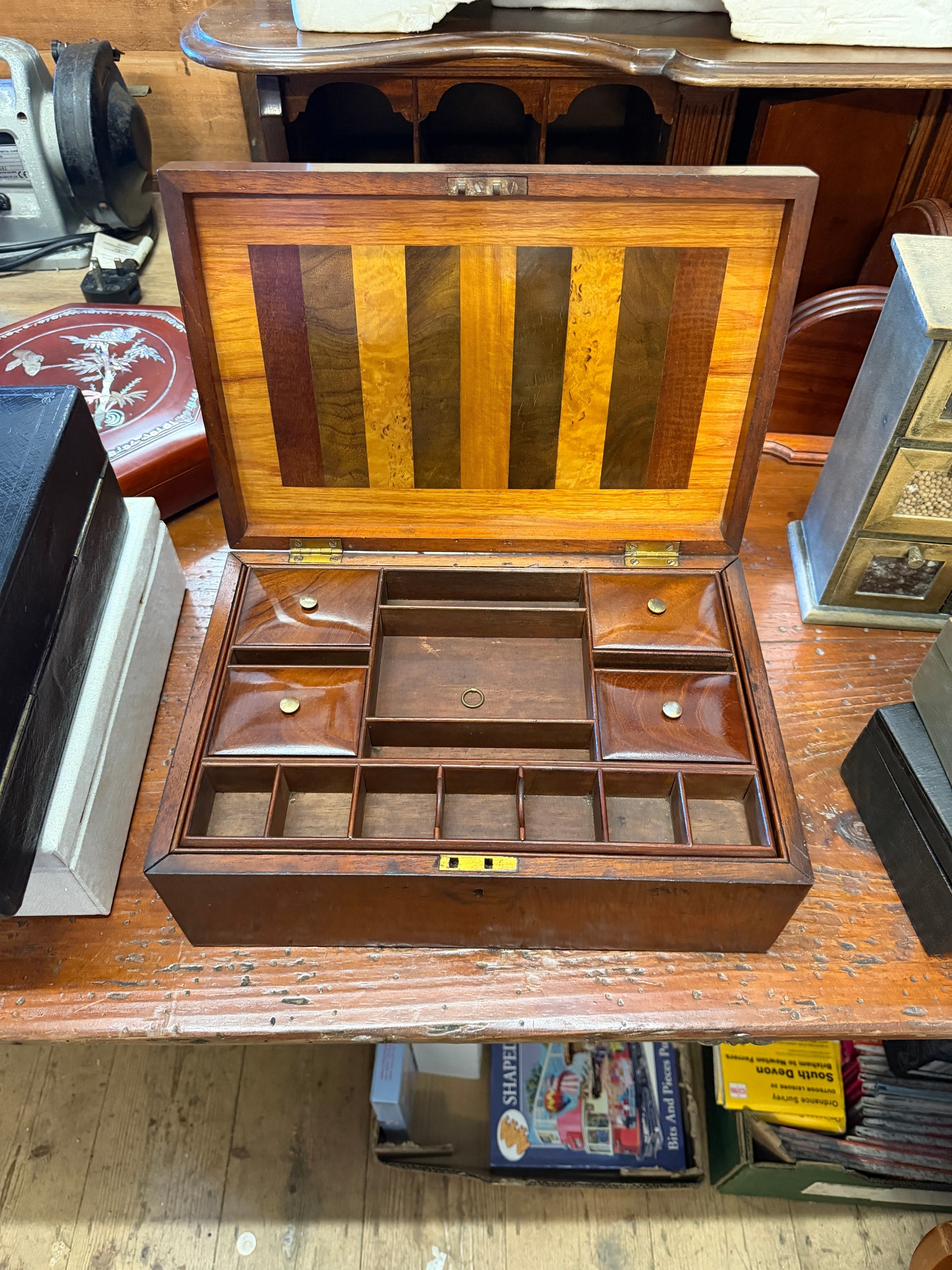 Good quality 19th century fitted box