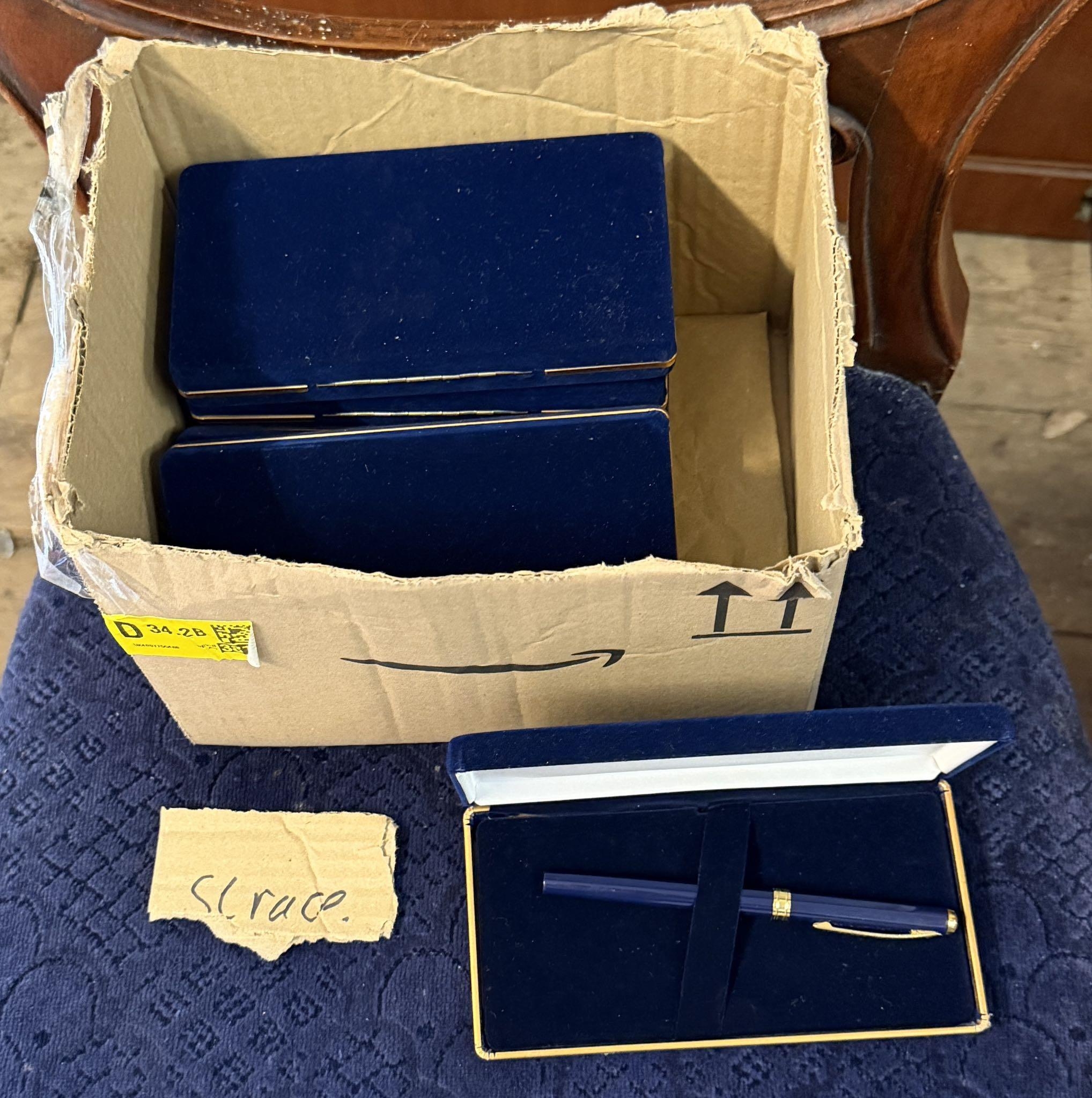 Box pens