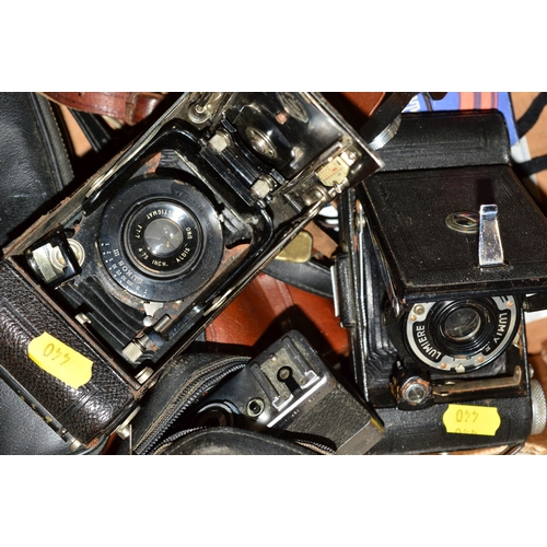 440 - A TRAY OF VINTAGE CAMERAS AND THREE BOXES OF DARKROOM EQUIPMENT, cameras including a Zeiss Ikon Cont... 