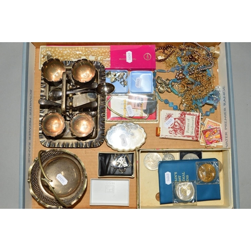 243 - A BOX OF MAINLY COSTUME JEWELLERY to include an EPNS bon bon basket design dish with handle, a Walke... 