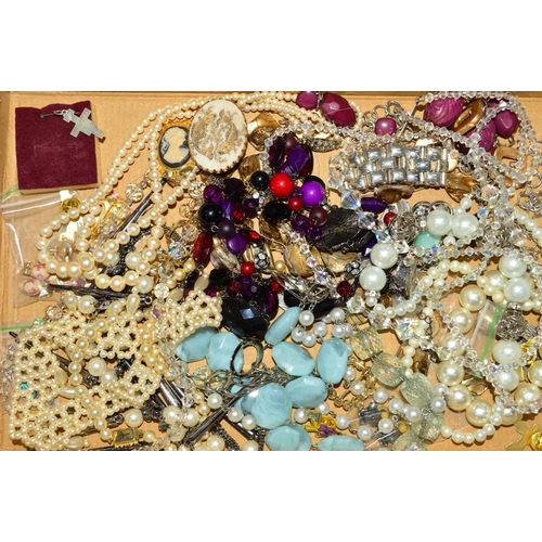 255 - A MIXED LOT OF COSTUME JEWELLERY, etc