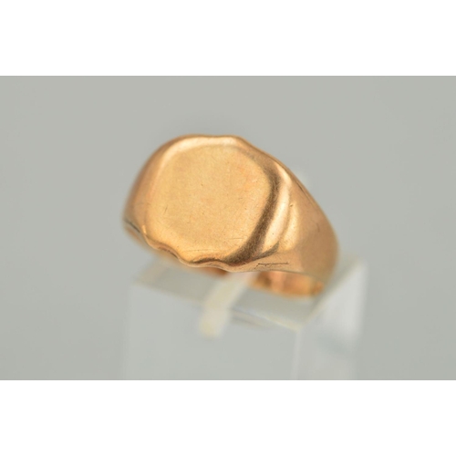 70 - AN EARLY 20TH CENTURY 9CT ROSE GOLD SIGNET RING, ring size R1/2, hallmarked 9ct gold, Birmingham, ap... 