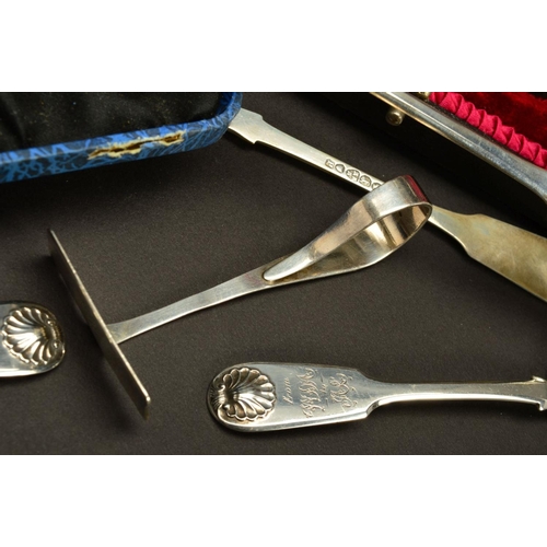 163 - A SET OF SIX VICTORIAN SILVER FIDDLE AND SHELL PATTERN TEASPOONS AND MATCHING SUGAR TONGS, engraved ... 