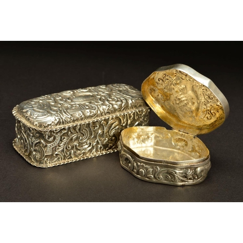 190 - A LATE 19TH CENTURY CONTINENTAL SILVER BOX, of shaped oval form, the hinged cover embossed with a si... 