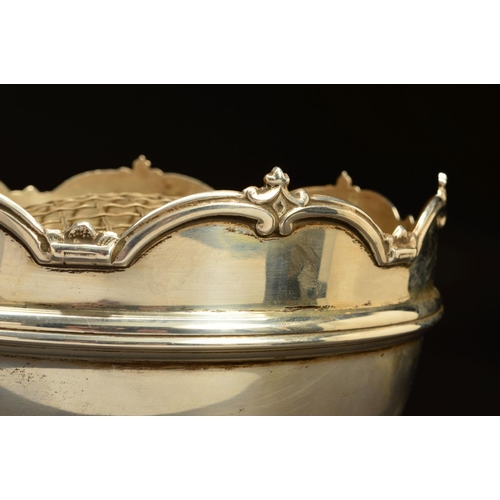 201 - A GEORGE V SILVER ROSE BOWL, of circular form, with wavy rim above a girdle, on a short pedestal wit... 