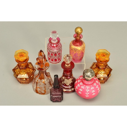 259 - A COLLECTION OF 19TH/20TH CENTURY SCENT BOTTLES, etc, to include a British flash cut example with am... 