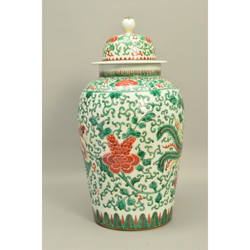 296 - A 20TH CENTURY CHINESE PORCELAIN FAMILLE VERTE VASE AND COVER, the domed cover with spherical finial... 