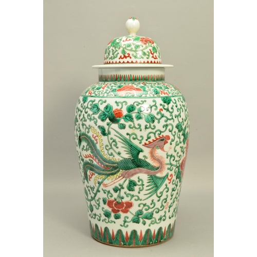 296 - A 20TH CENTURY CHINESE PORCELAIN FAMILLE VERTE VASE AND COVER, the domed cover with spherical finial... 