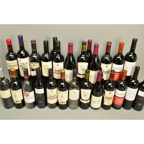 478 - TWENTY SIX BOTTLES OF RED WINE, from Argentina and Chile, including Malbec and Pinot Grigio varietie... 