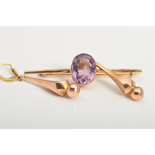 109 - AN EARLY 20TH CENTURY AMETHYST BROOCH AND A PAIR OF LATE VICTORIAN 9CT GOLD DROP EARRINGS, the bar b... 
