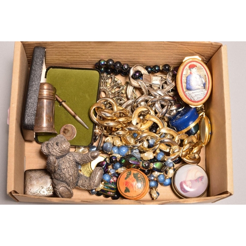 167 - A SMALL BOX OF COSTUME JEWELLERY etc, to include necklaces, brooches, a silver teddy bear, with silv... 
