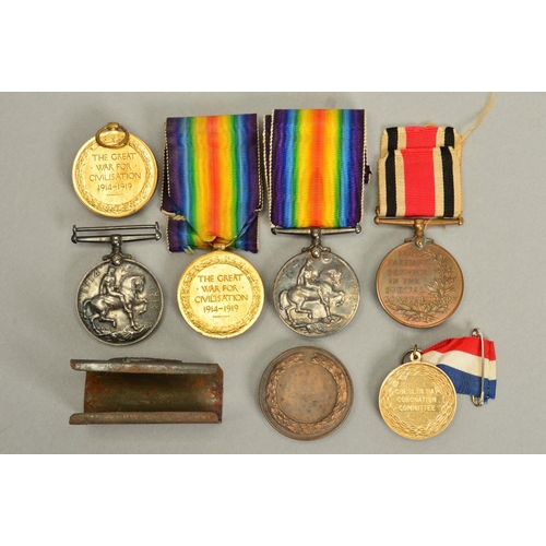 371 - TWO PAIRS OF WWI BRITISH WAR & VICTORY MEDALS, pair correctly named to 39980 Pte N. Deney, West York... 