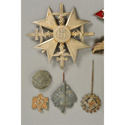 389 - A NUMBER OF GERMAN WWII 3RD REICH COLLECTABLES, to include a Spanish Cross with swords, non-maker ma... 