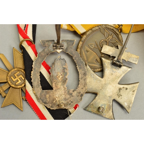 393 - FOUR GERMAN MEDALS/COMBAT BADGES SPANNING BOTH WWI/WWII, Minesweeper-Sub chaser and Escort Vessel Co... 