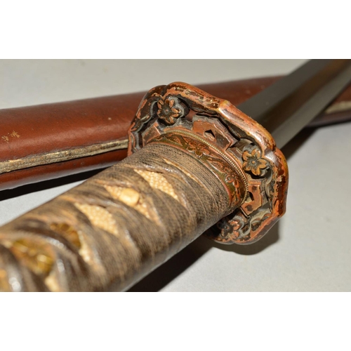 412 - A JAPANESE WWII ERA OFFICERS SAMURI SWORD, fully original in good condition in leather covered scabb... 