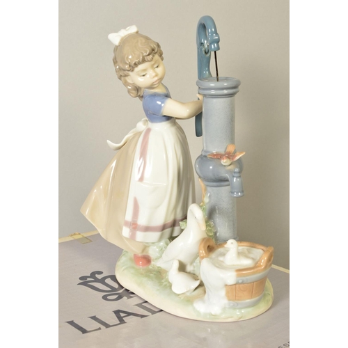 836 - A BOXED LLADRO FIGURE GROUP 'Summer on the Farm' No5285, approximate height 24cm