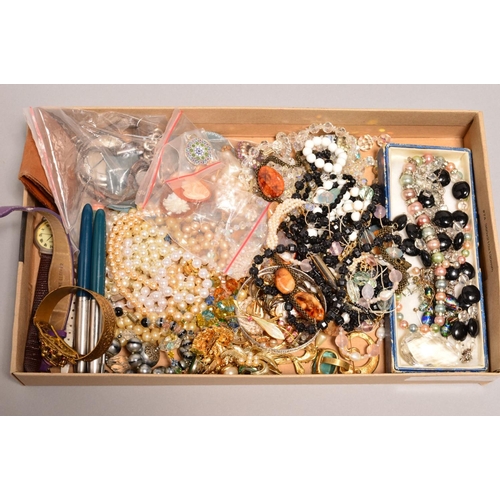 84 - A SELECTION OF MAINLY COSTUME JEWELLERY, to include a silver bracelet, pair of silver hoop earrings,... 