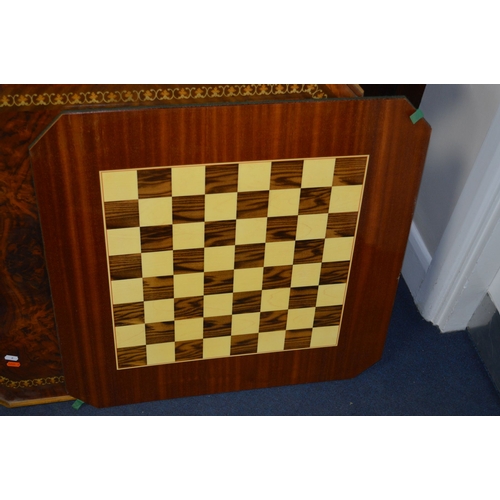 1673 - A SECOND HALF 20TH CENTURY ITALIAN MARQUETRY INLAID GAMING TABLE, on shaped square lift off top with... 