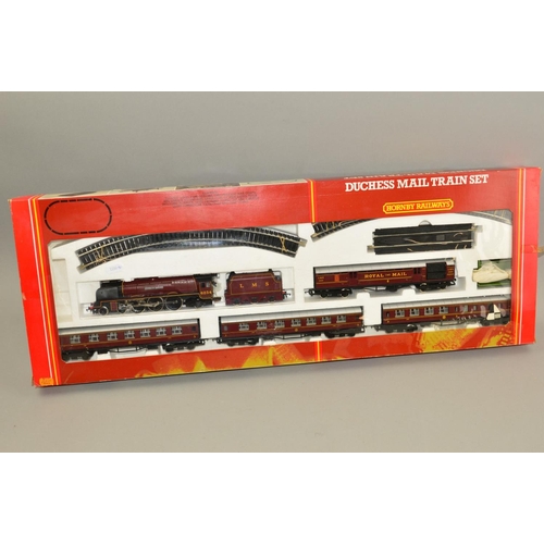 Hornby mail train online