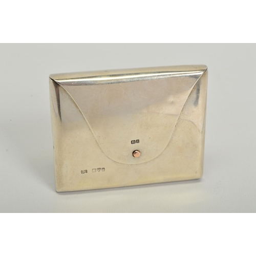 170 - AN EDWARDIAN NOVELTY SILVER CARD CASE, in the form of an envelope, maker Colen Hewer Cheshire, Chest... 