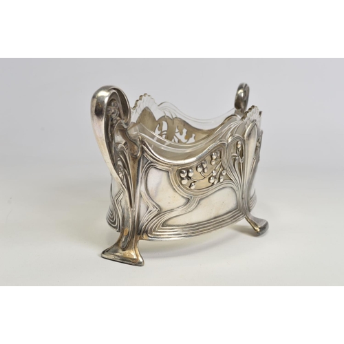 102 - A WMF SILVER PLATED TWIN HANDLED BOWL, model No.352, the sinuous open scrolling handles formed of te... 