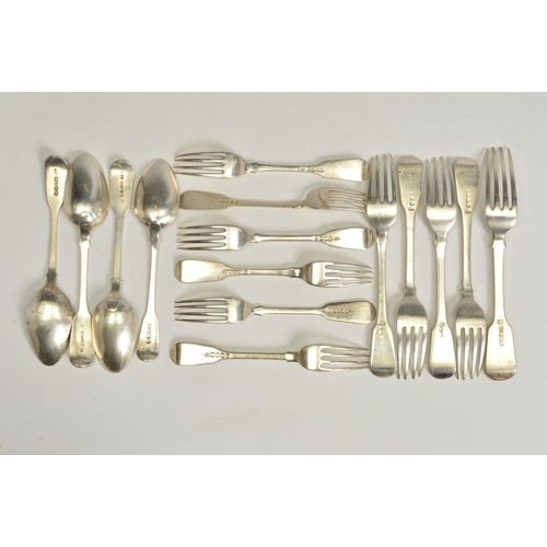 117 - A MATCHED SET OF GEORGE III TO VICTORIAN FIDDLE PATTERN FLATWARE, all engraved with initial 'K', var... 