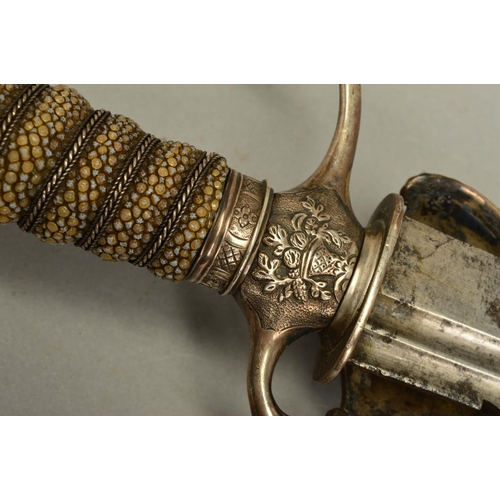 129 - AN 18TH CENTURY BELIEVED CONTINENTAL HUNTING SWORD, possibly French, with no blade markings, double ... 