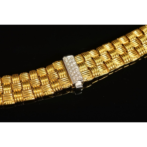 14 - A MODERN 18CT GOLD ROBERTO COIN DIAMOND COLLAR, a wide flat panel link textured pattern with diamond... 