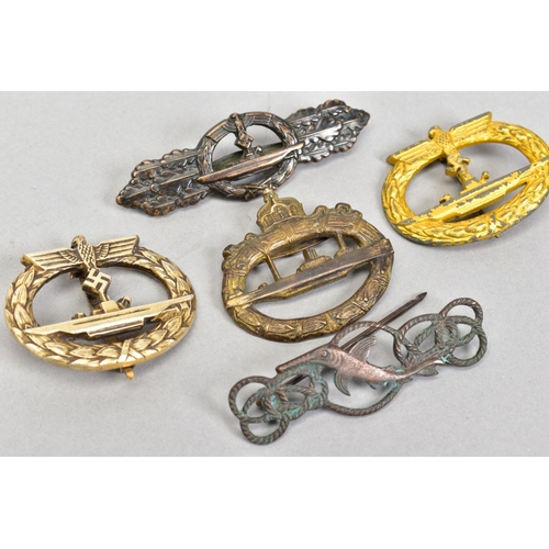 161 - FIVE BADGES AND CLASPS, of German WWII Kreigsmarine U boat interest consisting of gold coloured U bo... 