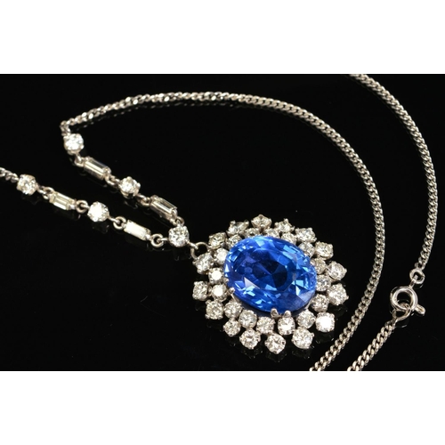 42 - AN IMPRESSIVE LARGE SAPPHIRE AND DIAMOND CENTRE PIECE NECKLET, centring on a principal oval mixed bl... 