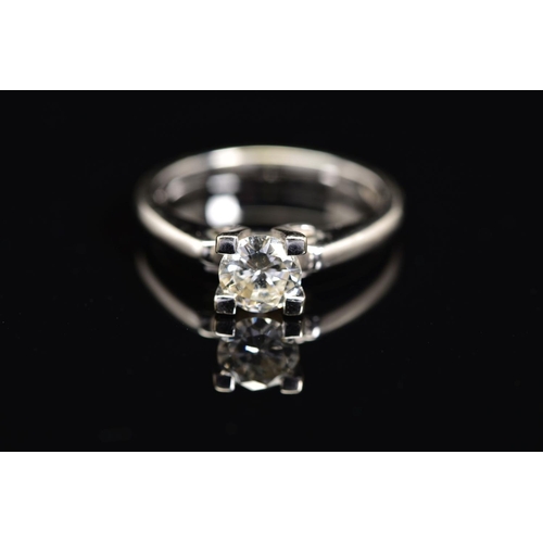 43 - A MODERN SINGLE STONE DIAMOND RING, estimated modern round brilliant cut weight 0.73ct, colour asses... 