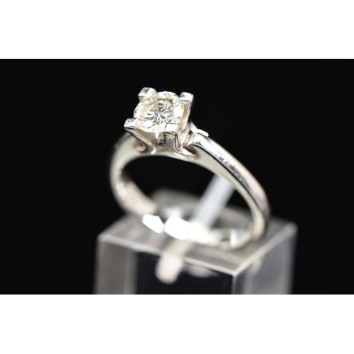 43 - A MODERN SINGLE STONE DIAMOND RING, estimated modern round brilliant cut weight 0.73ct, colour asses... 