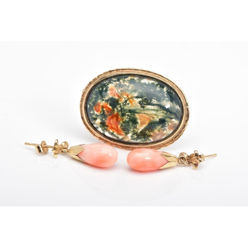 126 - A 9CT GOLD MOSS AGATE BROOCH AND A PAIR OF CORAL DROP EARRINGS, the brooch designed as an oval moss ... 
