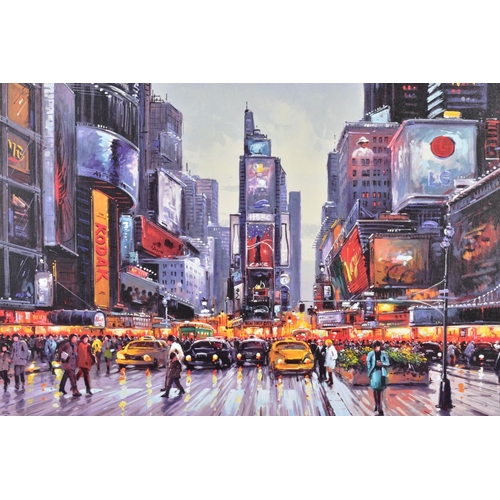 424 - HENDERSON CISZ (BRAZIL 1960) 'TIME SQUARE MORNING' an artist proof print 15/20 of a New York citysca... 