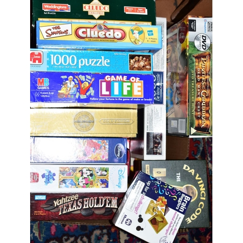 546 - A QUANTITY OF BOXED MODERN GAMES, PUZZLES AND JIGSAWS, etc, to include MB Games 'The Game of Life', ... 