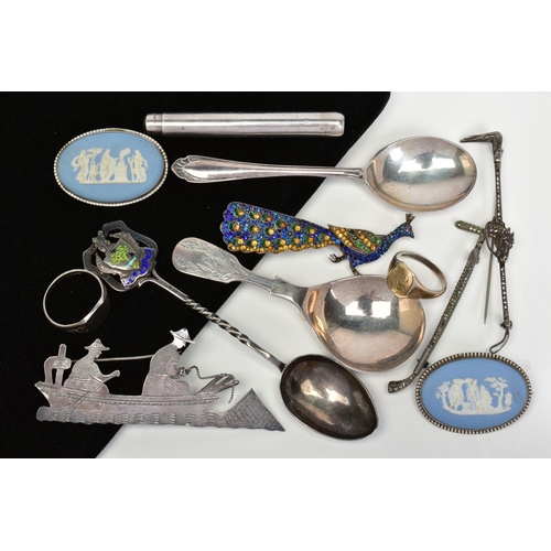90 - A SELECTION OF SILVER AND WHITE METAL JEWELLERY ETC, to include two oval Wedgwood brooches, two sign... 