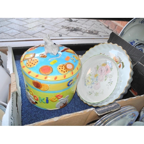 879 - SIX BOXES AND LOOSE CERAMICS, GLASS, ETC, to include Noritake 'Folkstone' dinner wares, jardiniere a... 